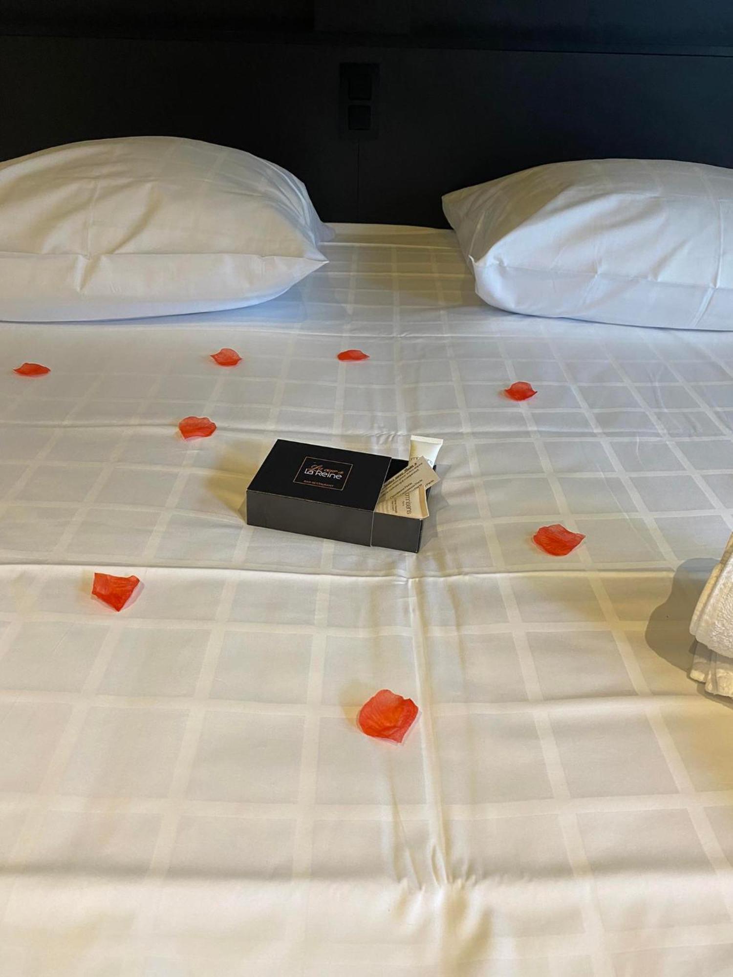 Hotel Les Thermes De By La Cour De La Reine Hotel, & Acces Gratuit Au Centre Thermal 4*